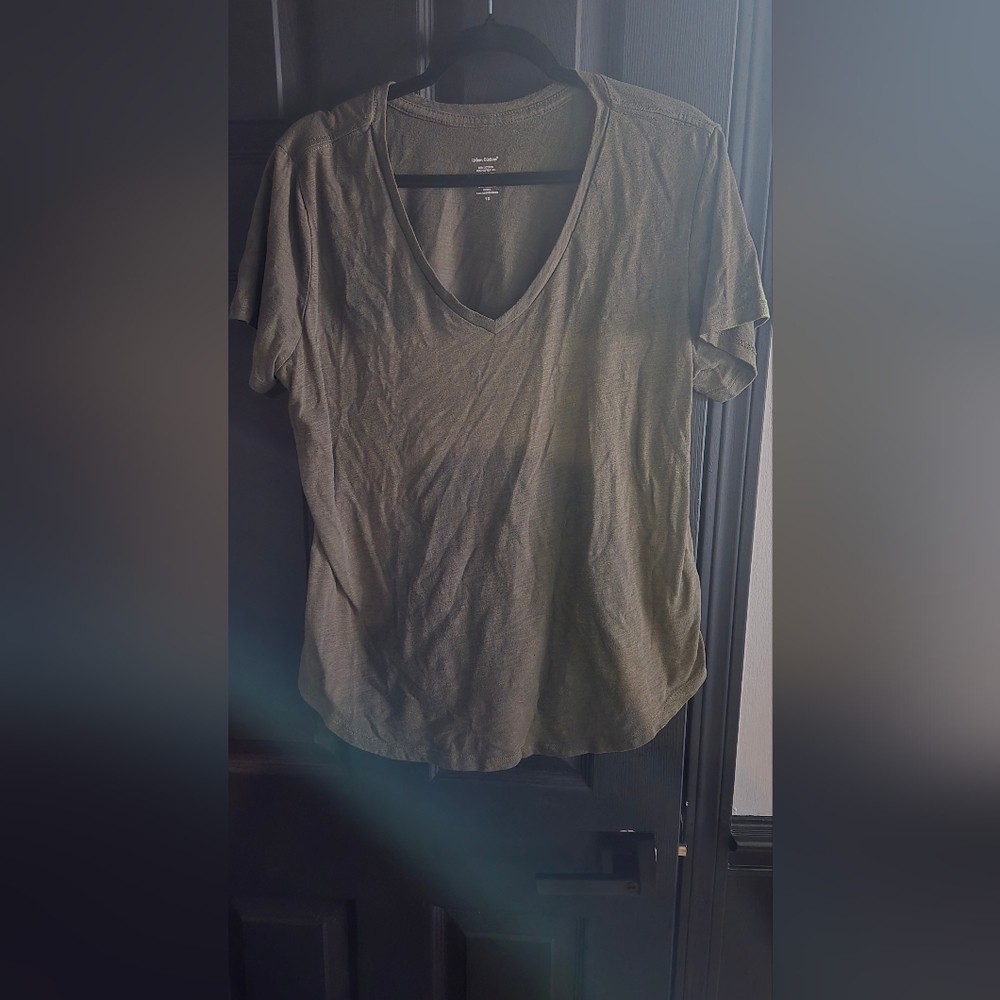 1X Olive Green V-Neck T-Shirt